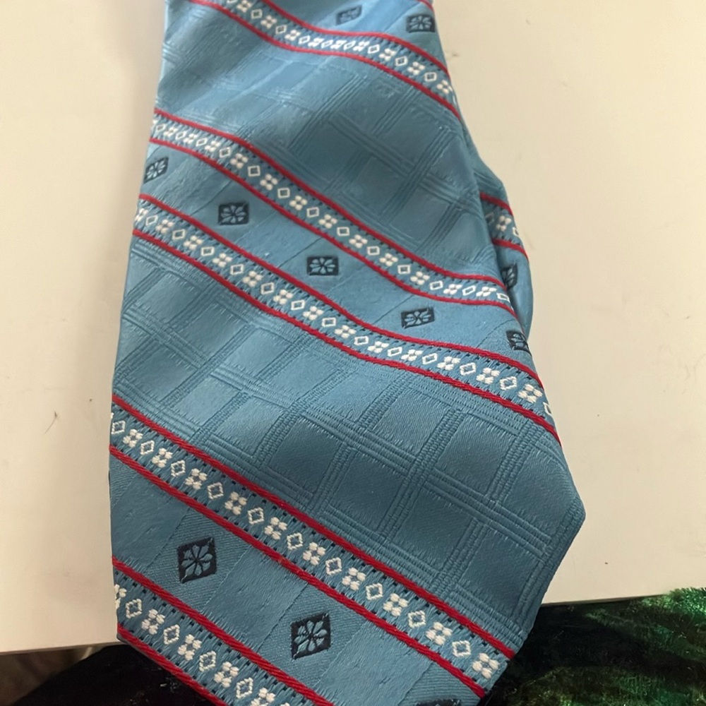 FINAL MARKDOWN Men’s j c Penney tie